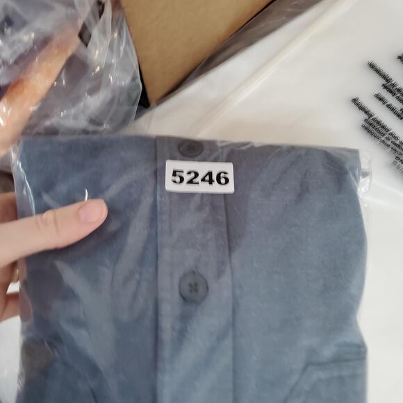 LL Bean Chamois Shirt Mens Small Blue Button Up Double Pocket Heavyweight - Picture 7 of 7